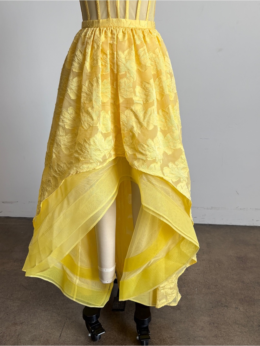 $448 NWT BCBGMaxAzria High Low Organza Tulle Gown in Camomile Sz 4 - Picture 11 of 14